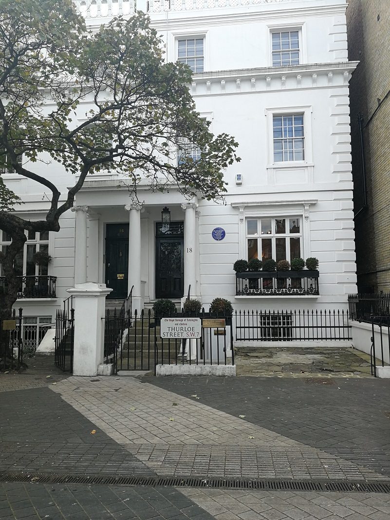 Margery Blackie's house, London - 02.jpg